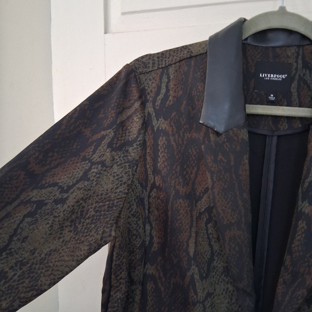 Liverpool LA Python Print Open Front Boyfriend Bl… - image 4